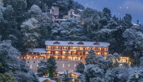 Pax Hotel Spring Solance 200 mtr from Gandhi Chowk Khajjiyar Road, Dalhousie