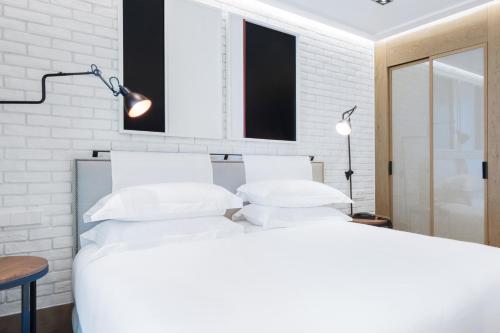 Superior Double or Twin Room image 4