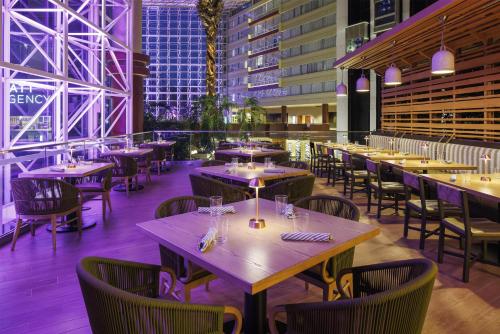 餐廳, 格林維爾凱悅酒店 (Hyatt Regency Greenville) in 格林維爾市中心