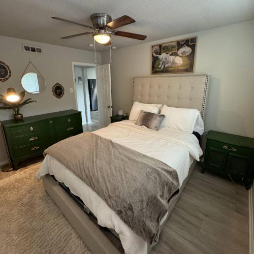 1 DT Dallas l FIFA WORLD CUP READY l 5 Min from Love Field in Ист-Даллас