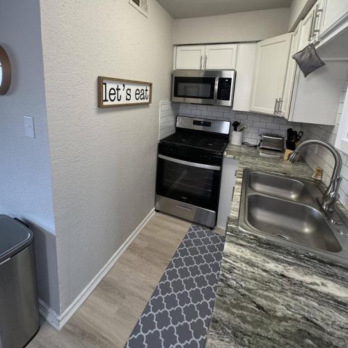 1 DT Dallas l FIFA WORLD CUP READY l 5 Min from Love Field in Ист-Даллас