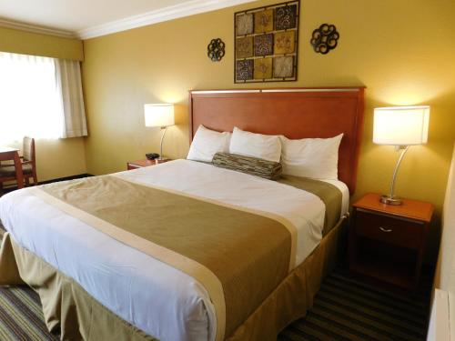 Deer Haven Inn Deer Haven Inn is perfectly located for both business and leisure guests in Pacific Grove (CA). The hotel offers a high standard of service and amenities to suit the individual needs of all travelers.