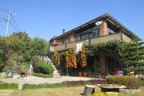 Vista exterior, BIG J'S Farm House in Balthali