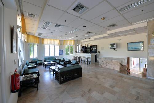 Shared lounge/TV area, Hotel Anna Apartments in Gouves