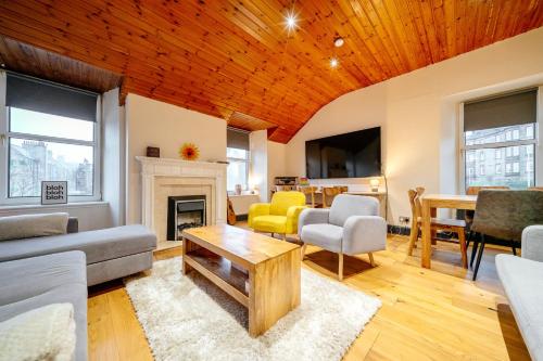 Percys Place Sleep 10, 15 Minute to centre Free Parking – khách sạn tại Duddingston
