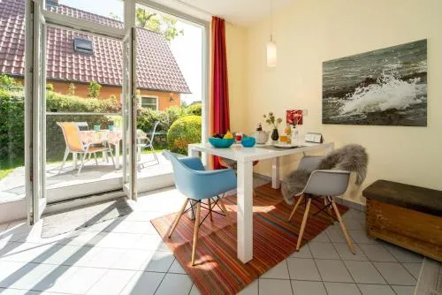 Morgensonne - Urlaub unter´m Gründach in Wieck, Deutschland