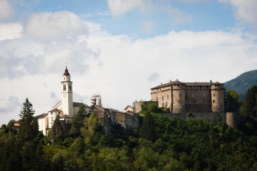 Castello Di Compiano Hotel Relais Museum