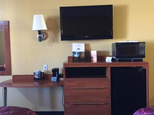 Royal Inn Pearsall