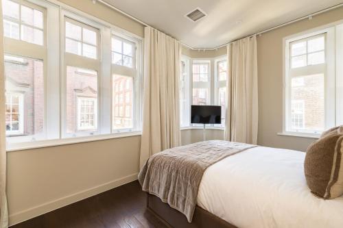 The Soho Apartment by HoK Living - image 12