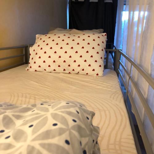 Легло, Female dorm- Femme dortoir Paris 8pm-10am in Bobigny