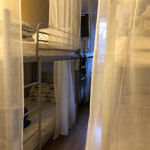 Female dorm- Femme dortoir Paris 8pm-10am in Bobigny