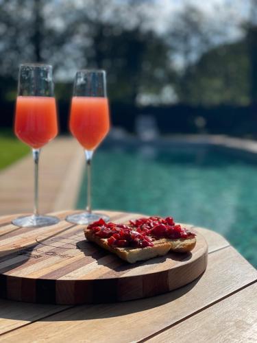 Swimming pool, Chez Meme Delphine in Bonnat