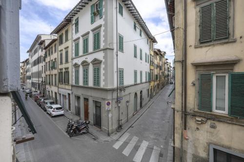 Family Apartment in the Heart of Florence - image 4