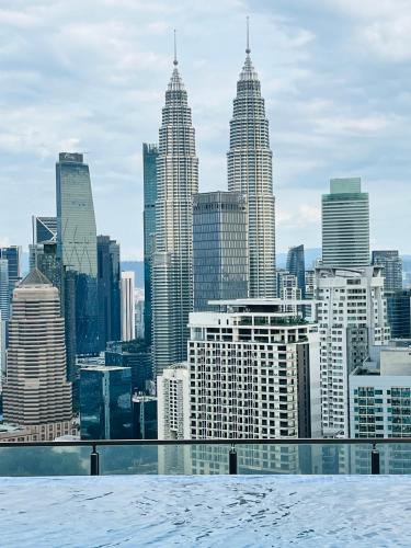 LUXE KLCC SKY LiNE - image 9