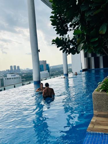 LUXE KLCC SKY LiNE - image 3