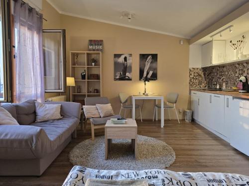 Crown Apartment