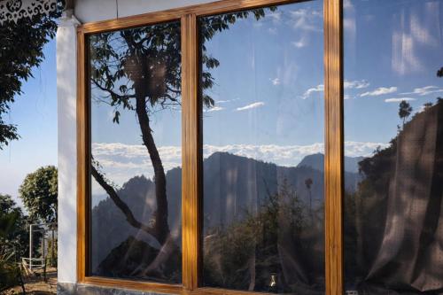 A szálláshely kívülről, Echoes of the Himalayas in Landour