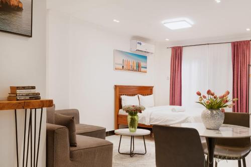 Studio Room Apartment Mbezi Beach Dar es Salaam - image 2