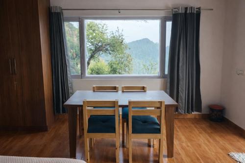 Létesítmények, Echoes of the Himalayas in Landour