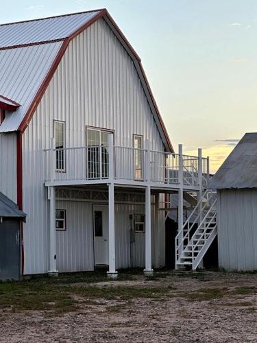 Cozy Cottage Rental for Six on a Working Ranch in Crawford, Nebraska in Chadron (NE)