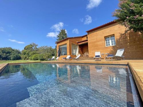 Maison rénovée avec piscine privée, 3 chambres à Calès - FR-1-824-8 (Maison renovee avec piscine privee, 3 chambres a Cales - FR-1-824-8) in Cales