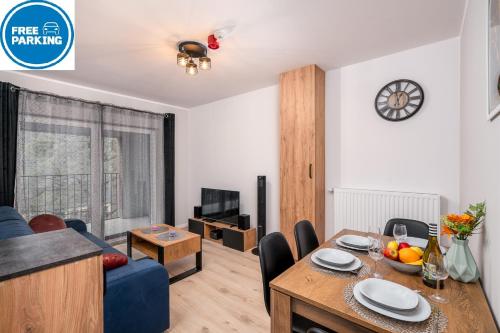 ApartWro 2th - City Square Railway Station, balcony, garage - Wroclaw