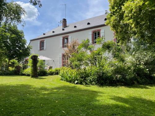 Exterior view, Chez Meme Delphine in Bonnat