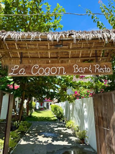La Cogon Bar and Resto - Room with Beachfront Access in Borongan