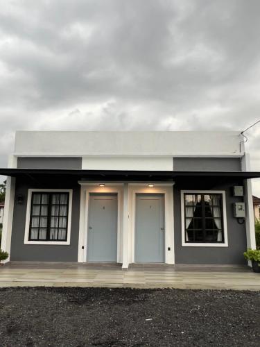 De Rooma KLIA Roomstay near Paya Indah Wetlands (Dengkil)