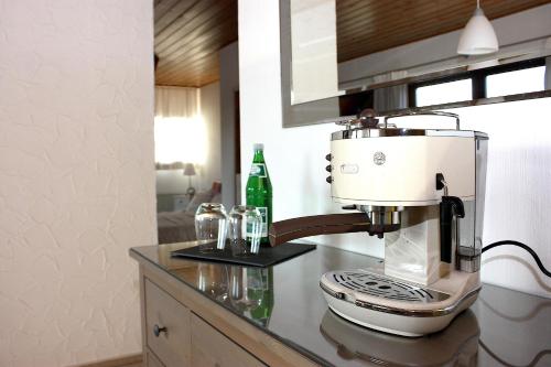 Facilities, Feldrandlage - Privatzimmer mit Balkon und eigenem Parkplatz in Ober-Morlen