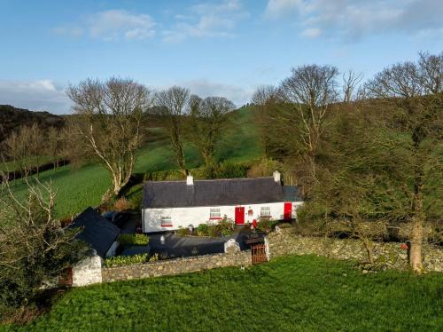 Secluded Traditional Cottage & Hot Tub - Tosses Cottage