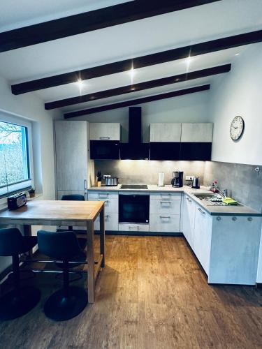 Das Weichenhaus direkt am Nord-Ostsee-Kanal in Breiholz