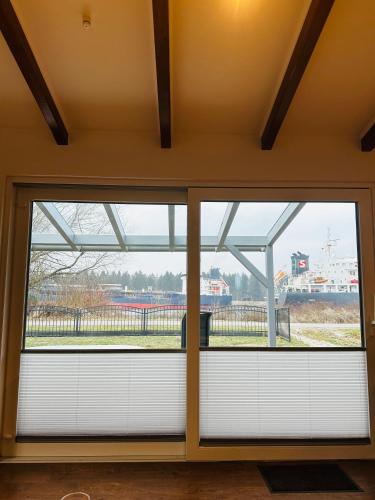 Das Weichenhaus direkt am Nord-Ostsee-Kanal in Breiholz