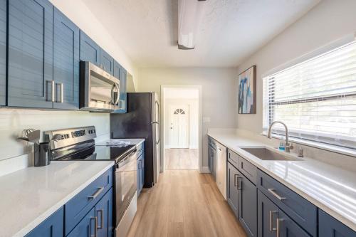 Kitchen, The Pineapple Express in Orlando East