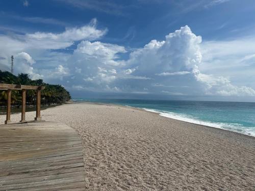2 Bdrm, Wi-fi, Hot Water Near Beach and River, 2R in Los Patos