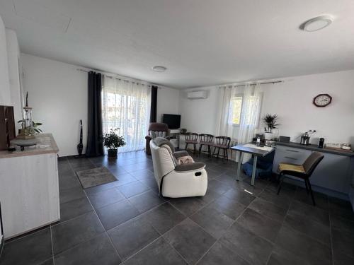 Maison gîte à louer Bravonne