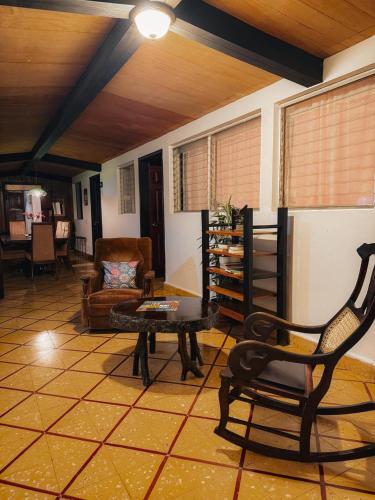 Instalações, Neska Polita Hostel in Juayua