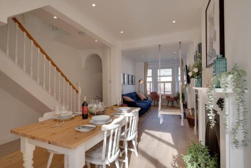 Modern & homely 2-bed - close to BEACH in 拜德福德鎮中心