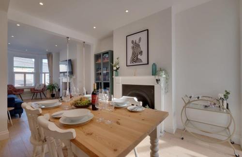 Modern & homely 2-bed - close to BEACH in 拜德福德鎮中心