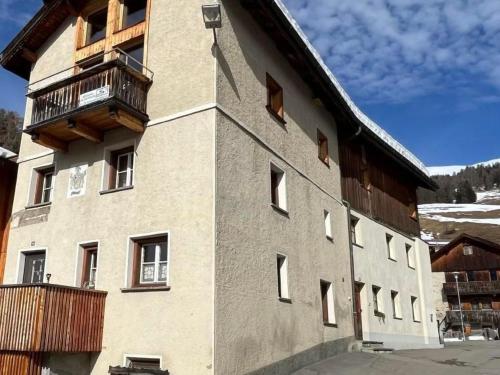 Apartment Gemütlich eingerichtete Ferienwohnung Chasa by Interhome (Apartment Gemutlich eingerichtete Ferienwohnung Chasa by Interhome) in 福丹