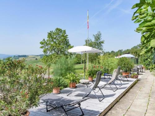 Apartment Berghof Hallau kleine Ferienwohnung by Interhome in Hallau