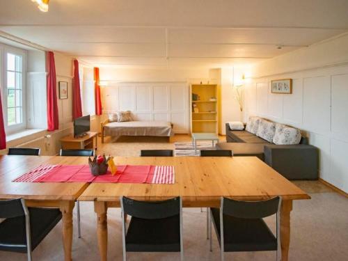 Apartment Berghof Hallau grosse Ferienwohnung by Interhome in Hallau