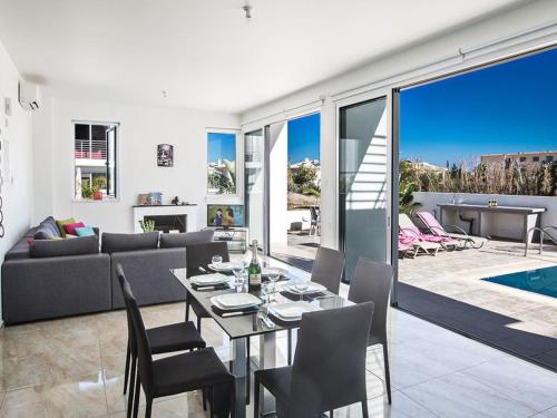 Holiday Home Protaras Perle Villa PE15 by Interhome in 파랄림니