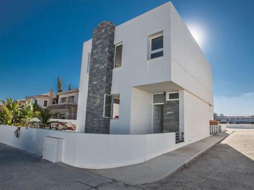 Holiday Home Protaras Perle Villa PE15 by Interhome in 파랄림니