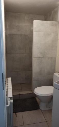 Dom noclegi dla pracowników firm wynajem (Dom noclegi dla pracownikow firm wynajem) in Gora Motyczna