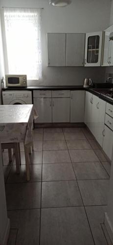 Dom noclegi dla pracowników firm wynajem (Dom noclegi dla pracownikow firm wynajem) in Gora Motyczna