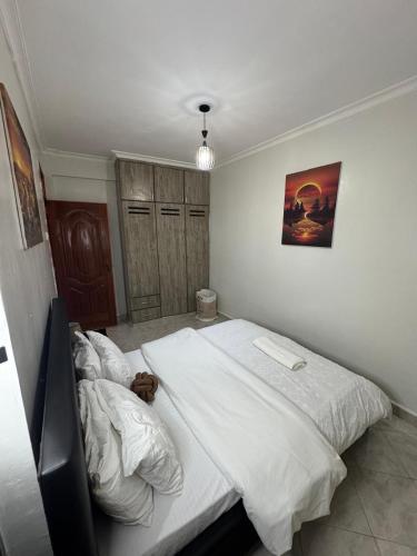 kj suites in Meru