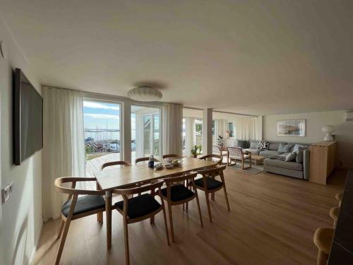 Villa with spectacular sea view in Hyppeln