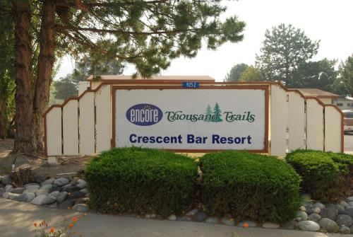. Crescent Bar Camping Resort Cottage 4
