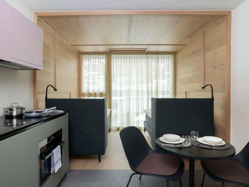 Apartment Stadthaus N9 Mountain Medium Studio by Interhome